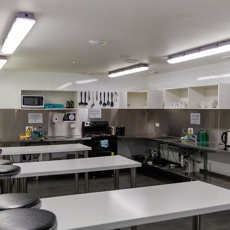 The Bealey Quarter Christchurch Exterior foto A typical kitchen at a culinary school