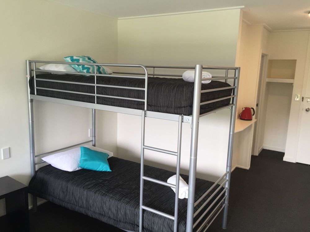 The Bealey Quarter Christchurch Exterior foto A bunk bed